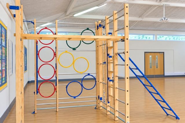 Trio Nova Frame with Wall Ladder